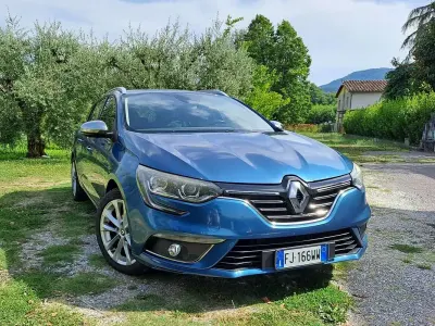 Usata Renault Mégane GrandTour Intens 110 CV (80 kW) 2017 Bluazzurro Station wagon