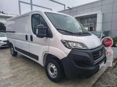 Usado Fiat Ducato 33 Easy 140 HP (102 kW) 2023 Branco Van