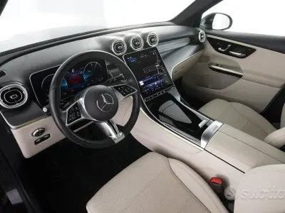 Occasion Mercedes GLC220 197 PK (144 kW) 2024 Zwart Sedan