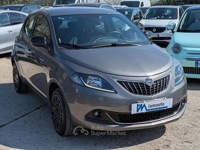Usata Lancia Ypsilon 69 CV (50 kW) 2024 Grigio Utilitaria
