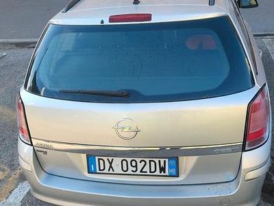 Usata Opel Astra Enjoy 110 CV (80 kW) 2009 Grigio Station wagon
