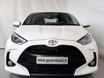 Usata Toyota Yaris Active 72 CV (52 kW) 2023 Bianco Utilitaria
