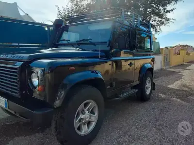 Usata Land Rover Defender 122 CV (89 kW) 2007 Nero Station wagon