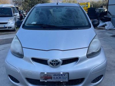 Usata Toyota Aygo 67 CV (49 kW) 2010 Grigio Utilitaria
