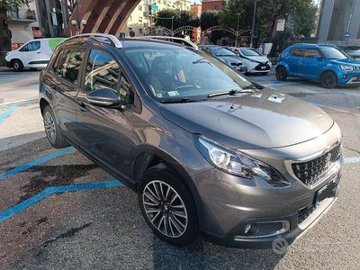 Usata Peugeot 2008 Active 82 CV (60 kW) 2019 Grigio SUV