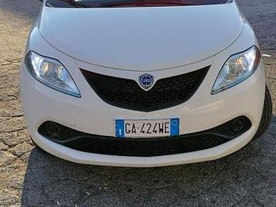 Usata Lancia Ypsilon Gold 80 CV (58 kW) 2020 Bianco Utilitaria