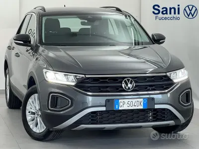 Usata VW T-Roc Life 116 CV (85 kW) 2023 Grigio SUV
