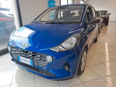 Begagnad Hyundai i10 Advanced 67 HK (49 kW) 2021 Blå Halvkombi