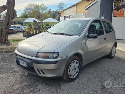 Usata Fiat Punto 60 CV (44 kW) 2002 Grigio Utilitaria