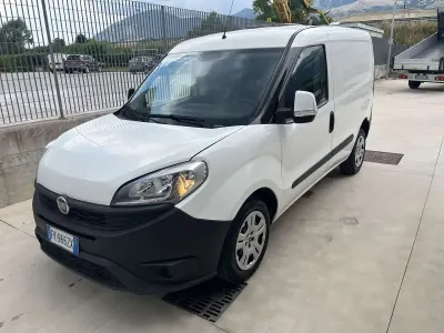 Usata Fiat Doblò 105 CV (77 kW) 2017 Bianco Monovolume
