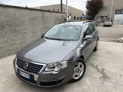 Begagnad VW Passat 140 HK (102 kW) 2005 Grå Sedan