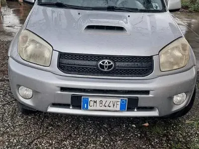 Usata Toyota RAV4 128 CV (94 kW) 2004 SUV