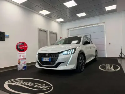 Usata Peugeot 208 GT 131 CV (96 kW) 2022 Bianco Utilitaria