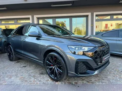 Nuova Audi Q8 S-Line 286 CV (210 kW) 2026 Grigio daytona SUV