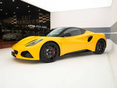 Nuova Lotus Emira 405 CV (297 kW) 2025 Giallo pastello Coupé