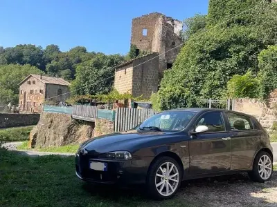 Usata Alfa Romeo 147 101 CV (74 kW) 2006 Nero Utilitaria