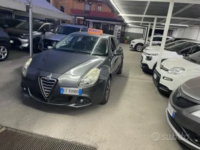 Usata Alfa Romeo Giulietta Distinctive 105 CV (77 kW) 2013 Grigio Utilitaria