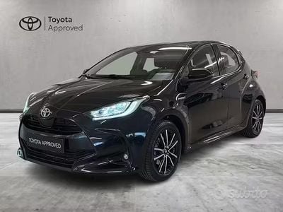 Gebraucht Toyota Yaris Hybrid Trend 116 PS (85 kW) 2020 Schwarz Limousine