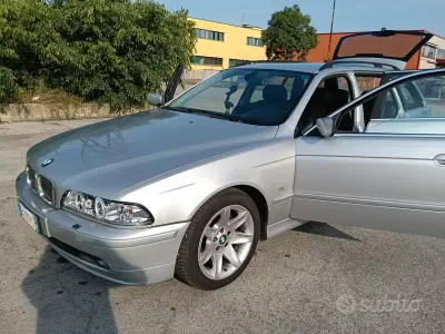 Usata BMW 525 Comfort Edition 143 CV (105 kW) 2003 Grigio Station wagon
