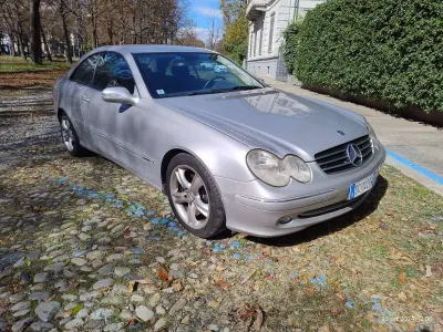 Usata Mercedes CLK270 Avantgarde 170 CV (125 kW) 2006 Argento Coupé
