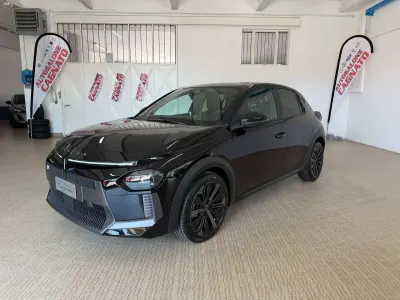 Nuova Lancia Ypsilon 101 CV (74 kW) 2025 Nero metalizzato Utilitaria