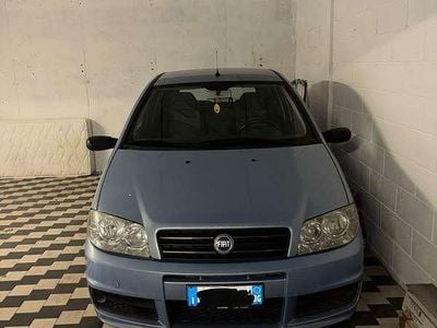 Usata Fiat Punto 80 CV (58 kW) 2004 Blu/azzurro Utilitaria