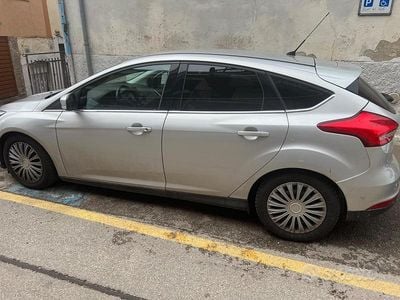 Usata Ford Focus 120 CV (88 kW) 2015 Grigio Berlina