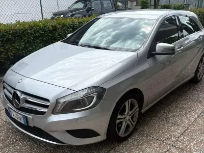 Usata Mercedes A180 Executive 109 CV (80 kW) 2015 Argento Berlina