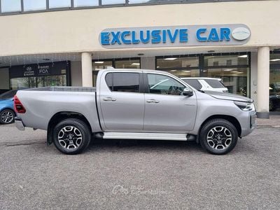 Nuova Toyota HiLux Executive 204 CV (150 kW) 2025 Deep silver Pick-up