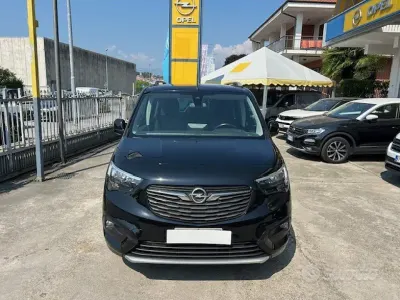 Usata Opel Combo Life Innovation 131 CV (96 kW) 2019 Nero Monovolume