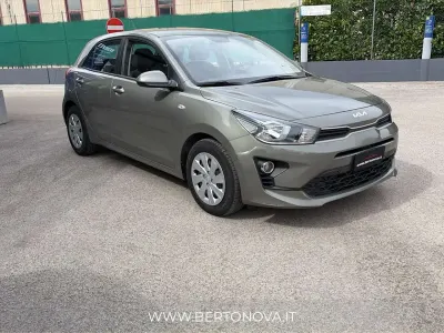 Gebraucht Kia Rio Urban 83 PS (61 kW) 2023 Grau Kleinwagen
