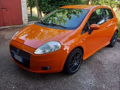 Usata Fiat Grande Punto 90 CV (66 kW) 2006 Rosso Utilitaria
