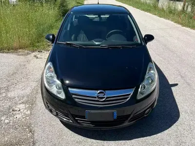 Usata Opel Corsa 69 CV (50 kW) 2010 Nero Utilitaria