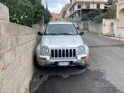 Usata Jeep Cherokee 143 CV (105 kW) 2006 Grigio SUV