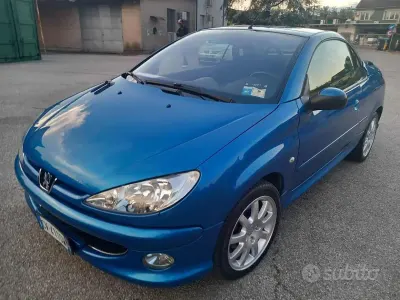 Usata Peugeot 206 CC 109 CV (80 kW) 2005 Blu Cabrio