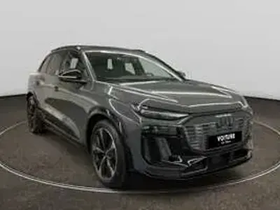 Usata Audi Q6 e-tron 284 kW (387 CV) 2024 Grigio SUV