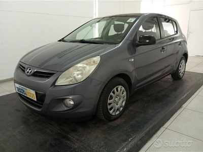 Usata Hyundai i20 Classic 77 CV (56 kW) 2009 Grigio metallizzato Utilitaria