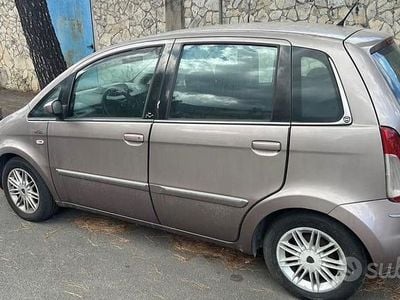 Usata Lancia Musa 90 CV (66 kW) 2008 Monovolume