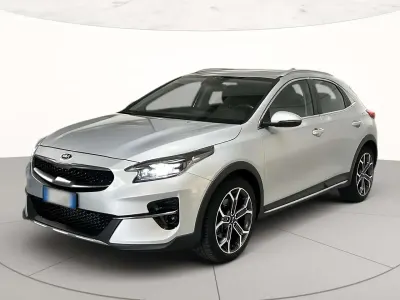 Usata Kia XCeed Style 140 CV (102 kW) 2020 Grigio metallizzato chiaro SUV