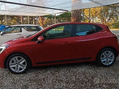 Usata Renault Clio V 65 CV (47 kW) 2021 Rosso Berlina