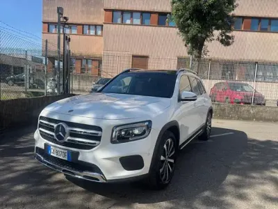 Usata Mercedes GLB200 Premium 150 CV (110 kW) 2020 Bianco pastello SUV