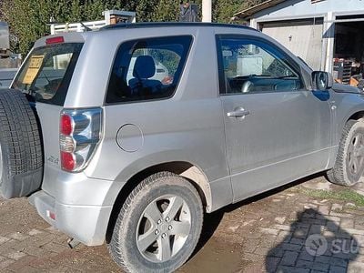 Usata Suzuki Grand Vitara 129 CV (94 kW) 2005 Grigio SUV