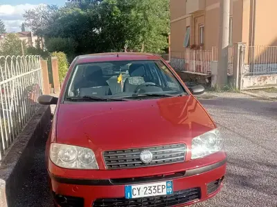 Usata Fiat Punto 60 CV (44 kW) 2006 Rosso Utilitaria