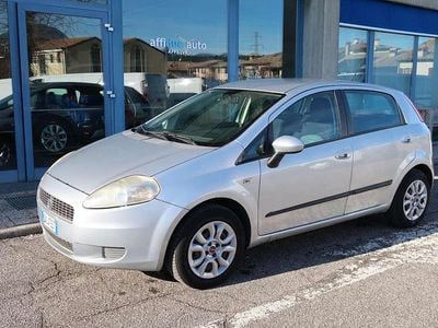 Usata Fiat Grande Punto Dynamic 77 CV (56 kW) 2009 Grigio Utilitaria