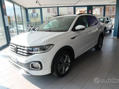 Usata VW T-Cross R-line 110 CV (80 kW) 2022 Grigio SUV