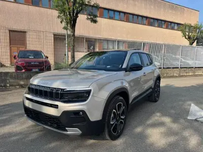 Nuova Jeep Avenger Summit 101 CV (74 kW) 2025 Beige pastello SUV