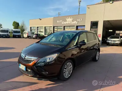 Usata Opel Zafira Tourer Cosmo 150 CV (110 kW) 2016 Marrone Monovolume