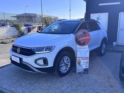 Używany VW T-Roc Life 150 KM (110 kW) 2023 Biały SUV
