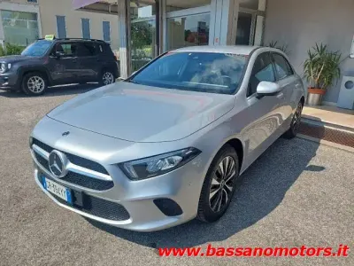 Usata Mercedes A250 Business 160 CV (117 kW) 2022 Argento metallizzato Berlina
