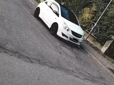 Usata Opel Corsa Sport 90 CV (66 kW) 2009 Bianco Utilitaria